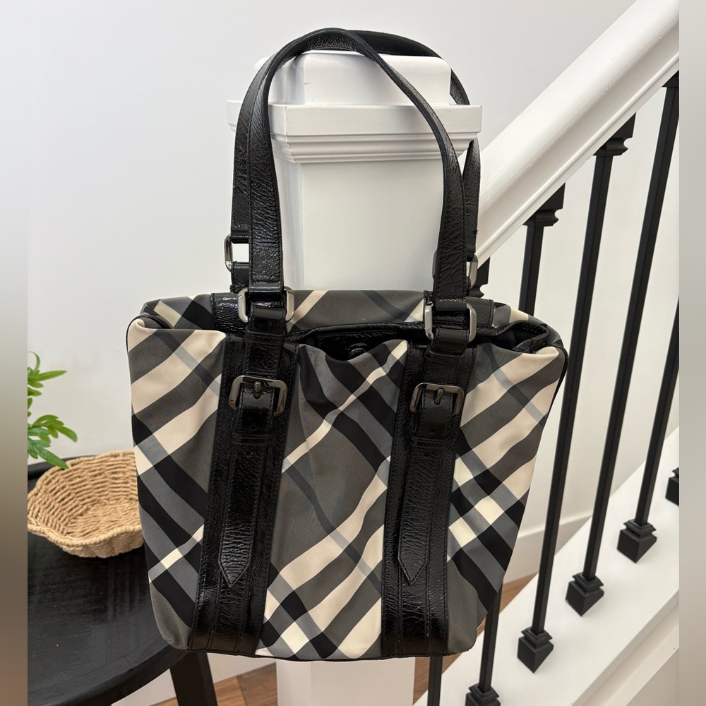 Burberry shoulder tote